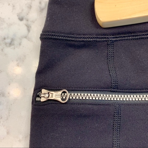 Lululemon black miniskirt - Picture 6 of 8